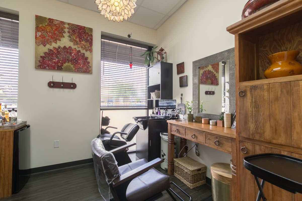 14 Unique Ways to Create a Welcoming and Inspiring Salon Suite 