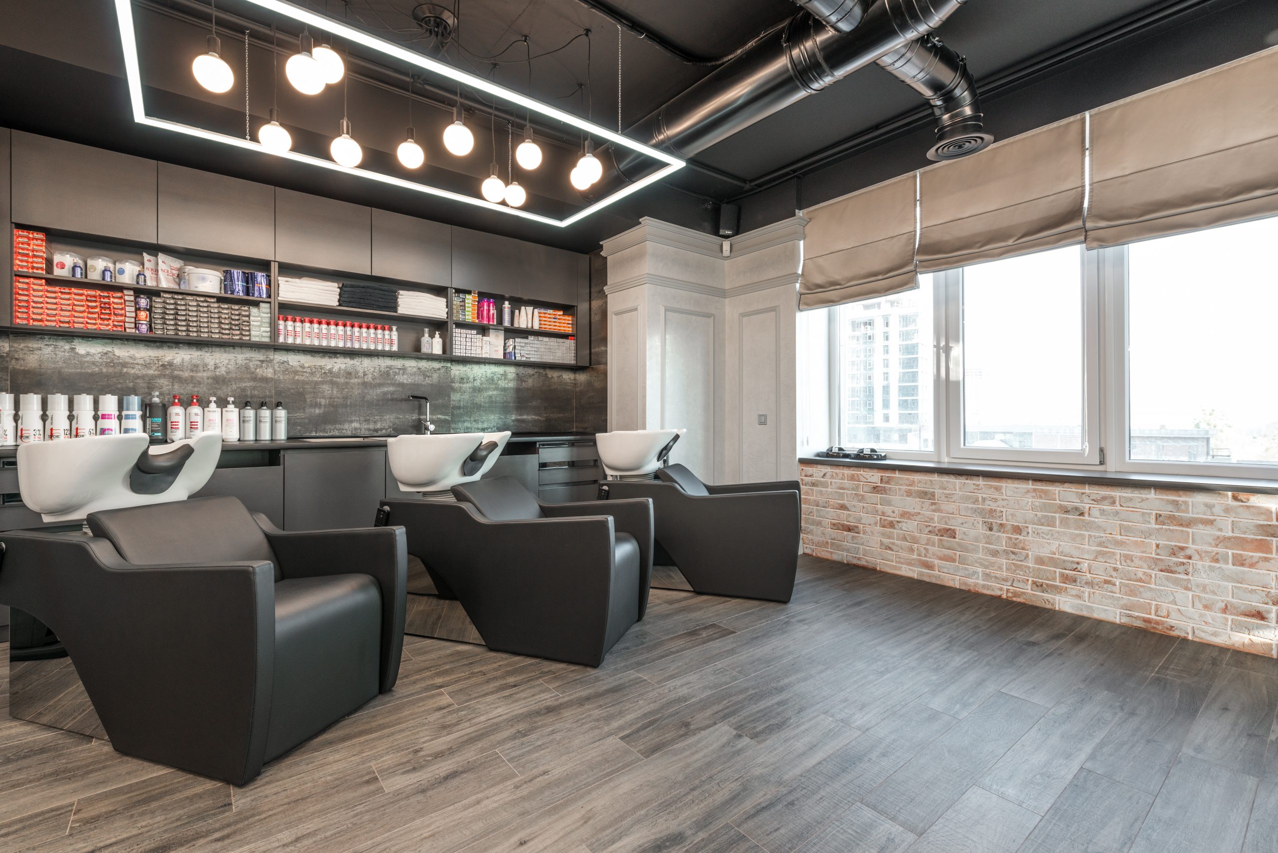 Pros and Cons of Renting a Salon Suite in Houston