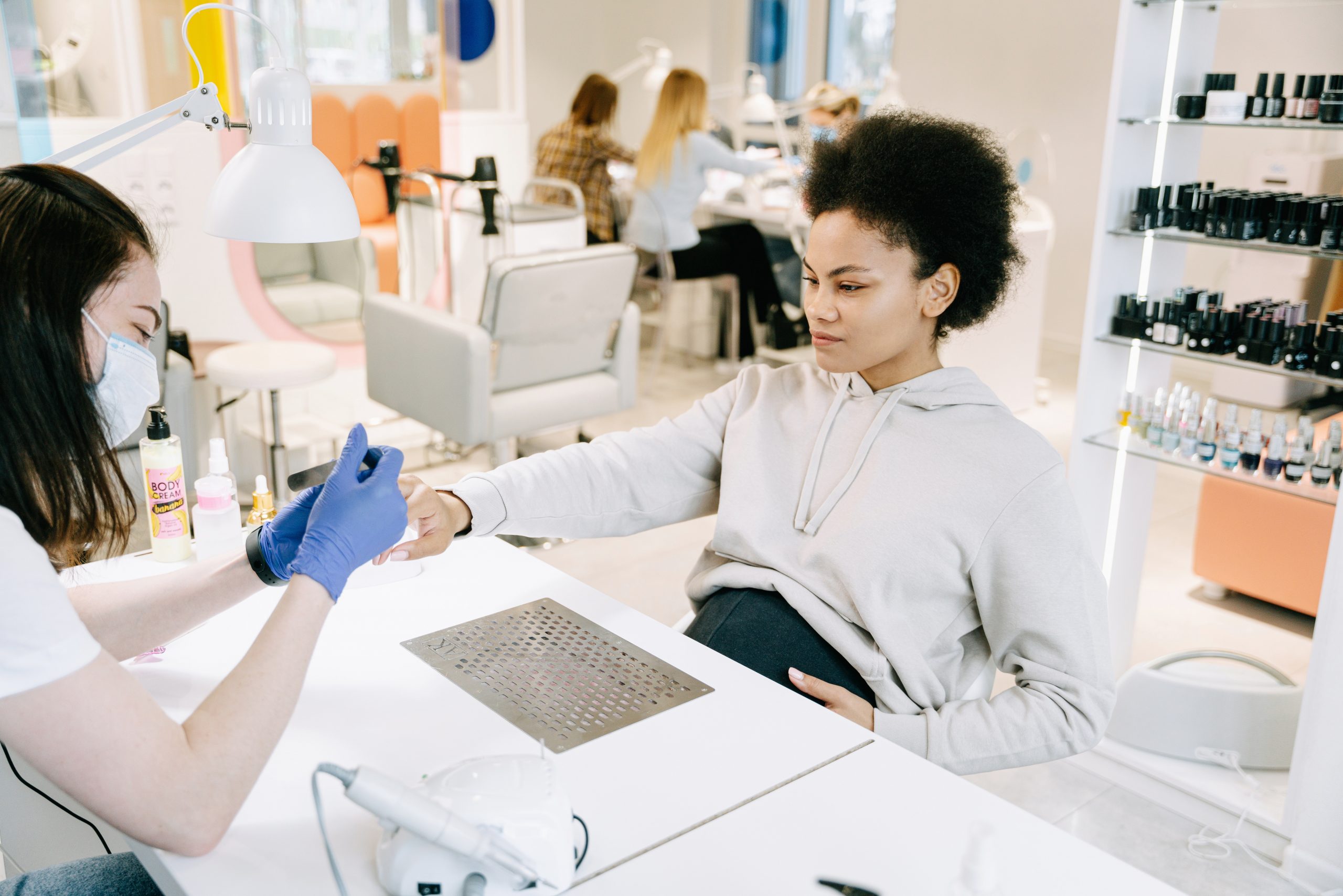 9 Powerful Tips for Maintaining Clientele in a Salon Suite Setting