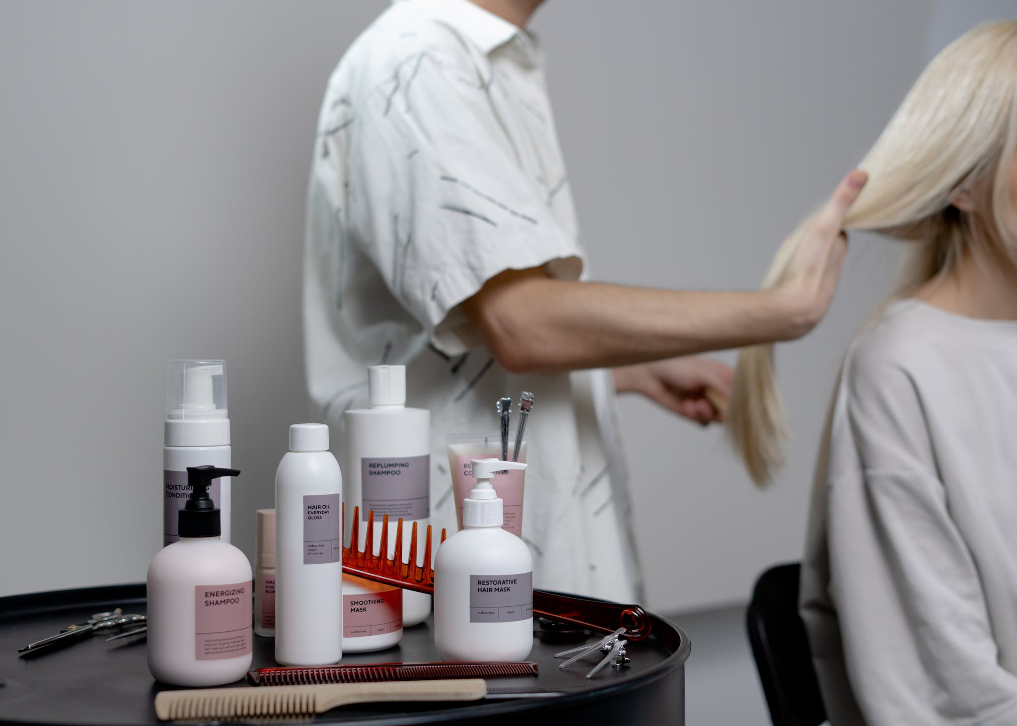 An Ultimate Guide to Hair Care Services Houston Salon Suites Provide
